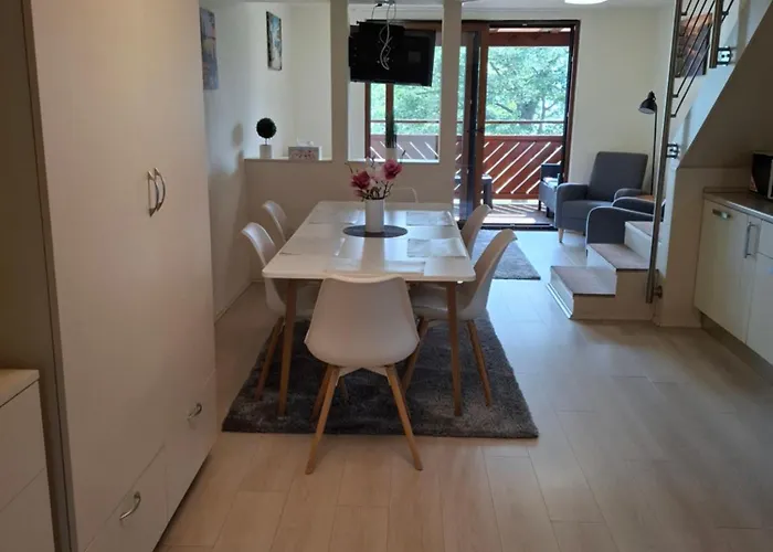 Beachfront דירה Balatonfůzfő